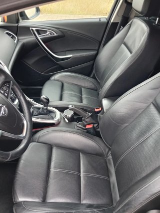 Opel Astra 2012