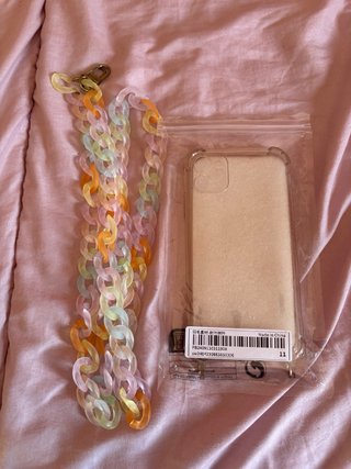 Custodia iPhone 11 con catena multicolore