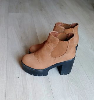 Botines de plataforma marrones