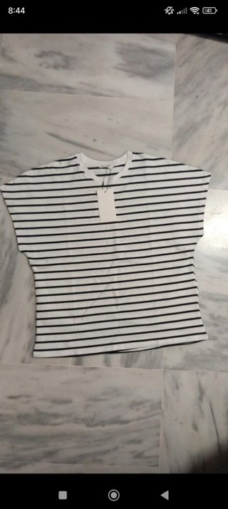Camiseta Zara Rayas Blancas y Negras