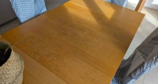 Mesa de comedor con 4 sillas