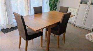 Mesa de comedor con 4 sillas