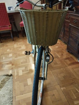 BiciPaseo con Cesta y Candado. 28 Trivia Megamo