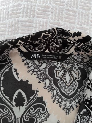 Blusa Zara Estampada Beige y Negra