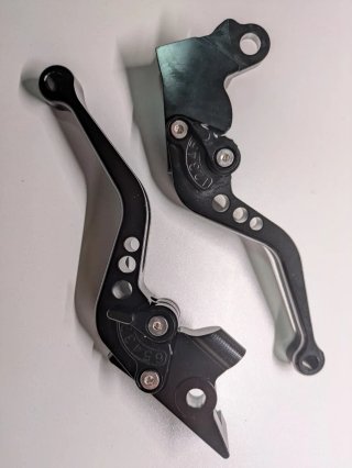 Manetas Ajustables Benelli Leoncino 500 Negras