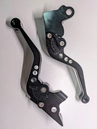 Manetas Ajustables Benelli Leoncino 500 Negras