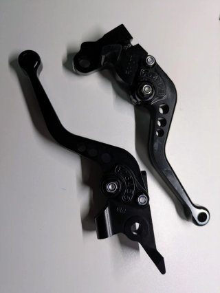 Manetas Ajustables Benelli Leoncino 500 Negras