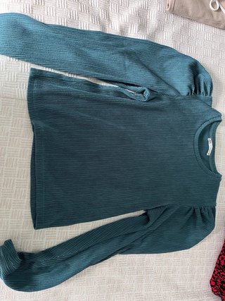 Camiseta con mangas abullonadas