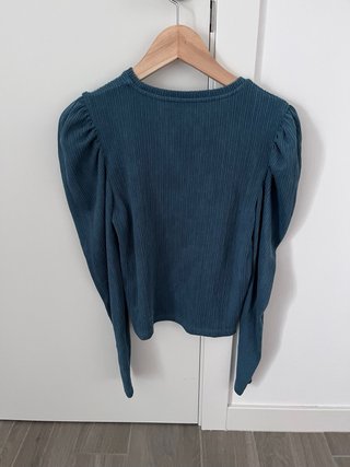 Camiseta con mangas abullonadas