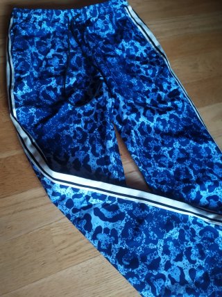 Pantalón de chándal con estampado leopardo