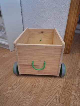 Caja de madera con ruedas Ikea, almacenar y jugar
