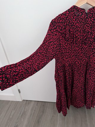 Vestido estampado leopardo rojo y negro