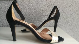 Sandalias mujer ante negro y dorado