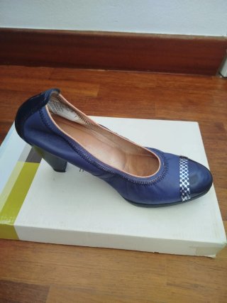 Zapatos de piel azul