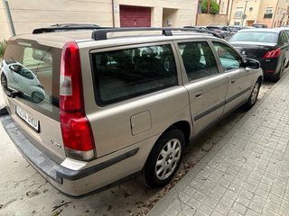 Volvo V70   12/12/2001