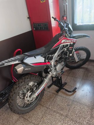 Fantic XEF 250 4T Enduro Moto