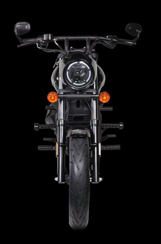 UM FREEDOM, motocicleta custom de 125 cc. (Nueva)