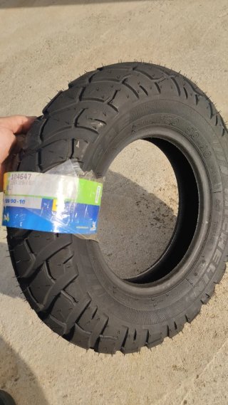 Neumático Michelin 130/90-10 Yamaha BW's