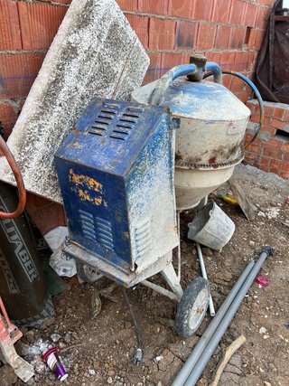 Hormigonera 180L