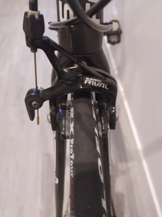 Bicicleta de carretera Focus Cayó full carbon