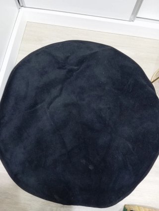 Alfombra redonda negra de terciopelo
