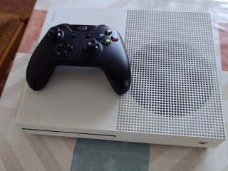 Xbox One S Blanca