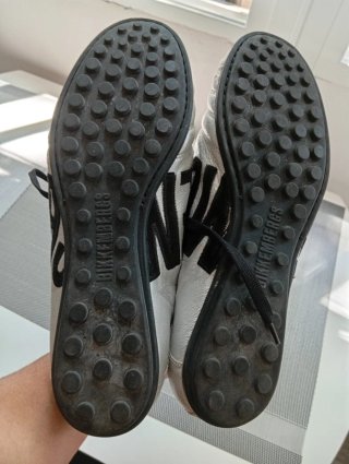 Zapatillas Deportivas Plata y Negro