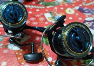 2 carretes de pesca surfcasting
