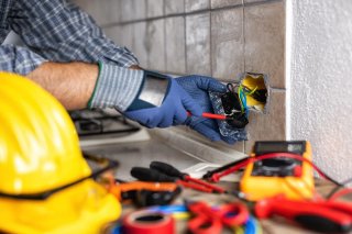 Electricidad y Fontanería - Instalaciones y Repara