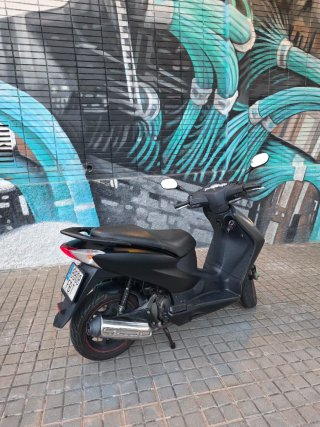 Honda Dylan Negra Restaurada
