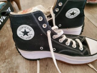 Botas Converse Negras y Blancas