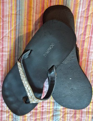 Chanclas GONZALEZ mujer negras y plateadas