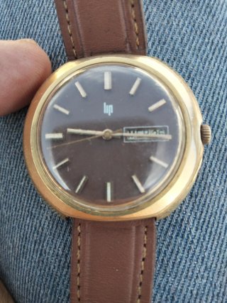 Reloj LIP de pulsera dorado