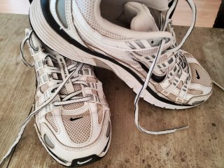 Zapatillas Nike Talla 44 Plata y Blanco