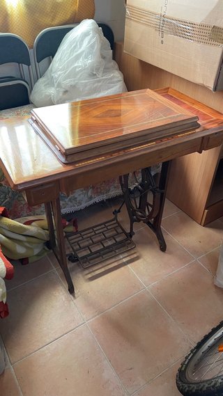 Máquina de coser Alfa Royale con mueble