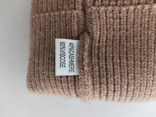 Gorro lana UGG con pompón