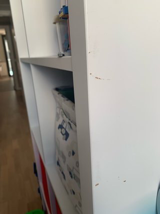 Estantería Ikea Kallax 8 huecos (sin cubos rojos)