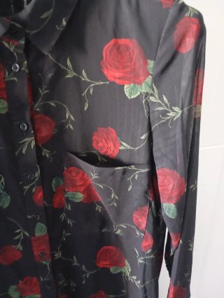 Vestido-Camisola Stradivarius flores rojas