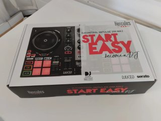 Controladora DJ Hercules Impulse 200 MK2