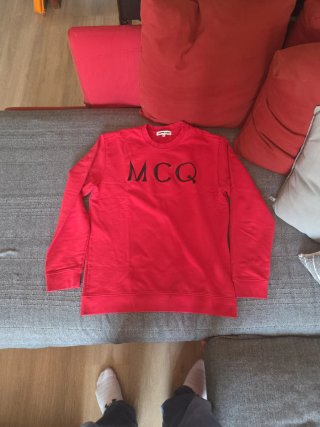 Felpa MCQ Rossa con Logo Nero
