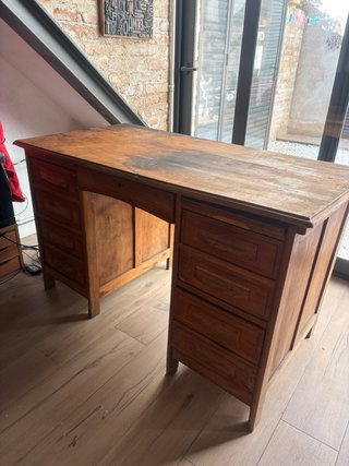Scrivania in legno vintage con cassetti da restaurare