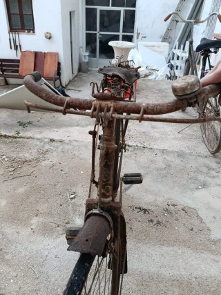 Bicicleta antigua freno varillas. Cubierta ,, 700.