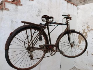 Bicicleta antigua freno varillas. Cubierta ,, 700.