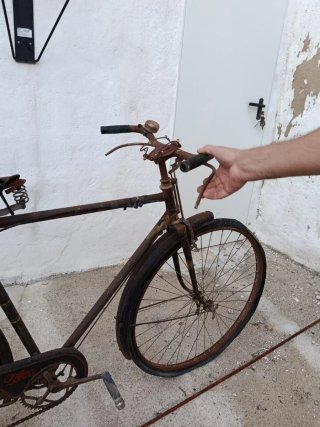 Bicicleta antigua freno varillas. Cubierta ,, 700.