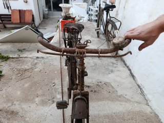 Bicicleta antigua freno varillas. Cubierta ,, 700.