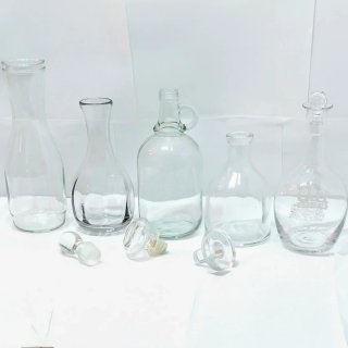 Set di 5 bottiglie di vetro antiche