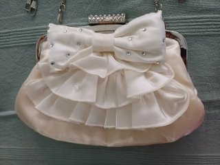 Vestido corto y accesorios