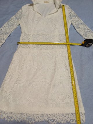 Vestido corto y accesorios
