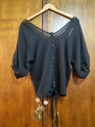 Camisa negra