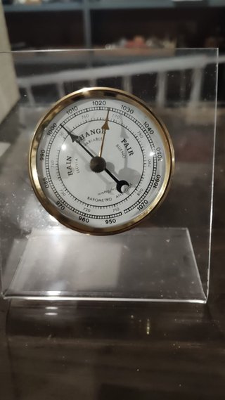 Barómetro de sobremesa